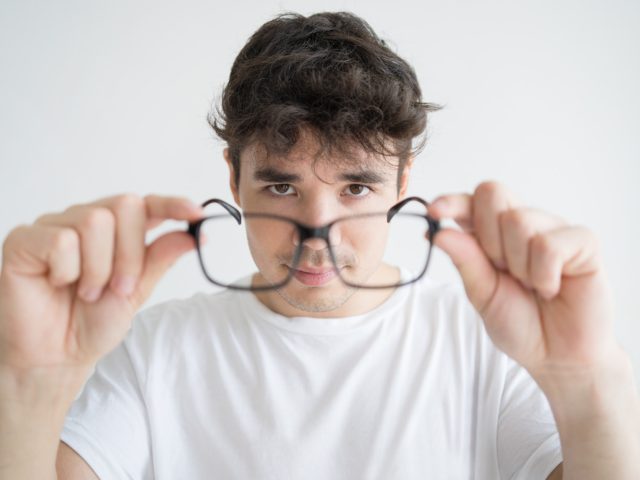 Îmbunătățirea vederii în miopie: ce funcționează în 2025